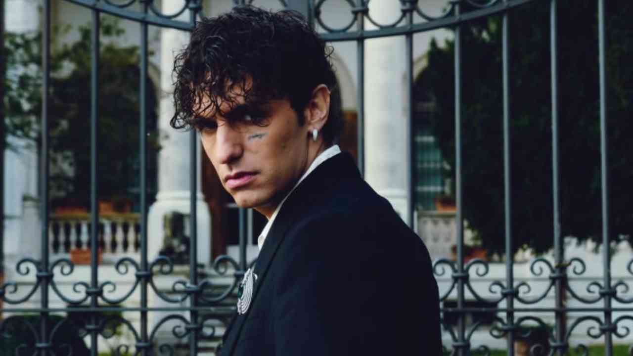 Achille Lauro insieme all'amica speciale - Alberghierofiuggi.it (Fonte foto Instagram @achilleidol)